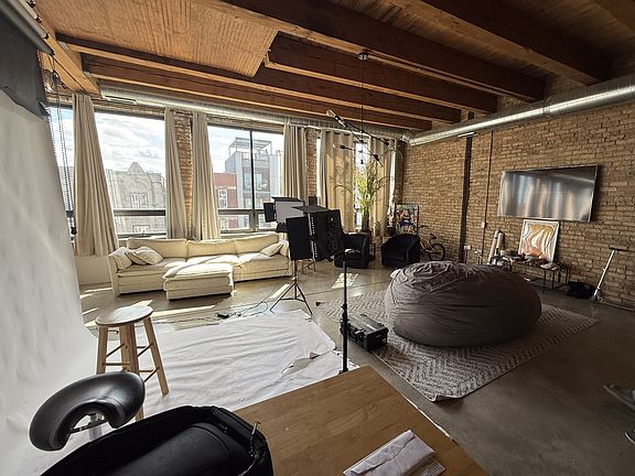 2nd image of 2614-2616 W North Ave #17755486