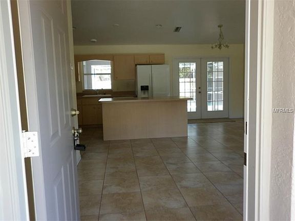 3rd image of 3318 Morchester Ln