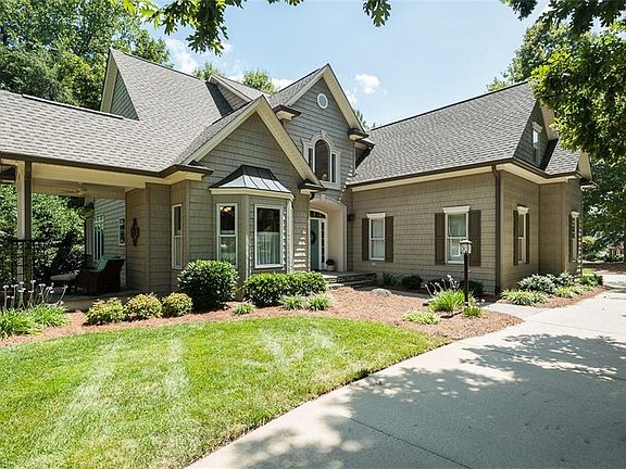 2nd image of 6400 Glendevon Dr