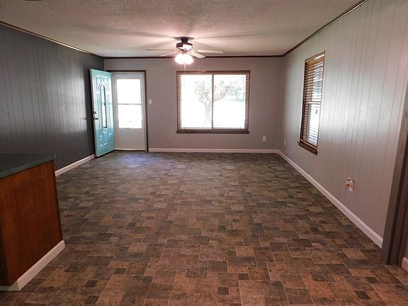 4th image of 23162 Lakewood Dr