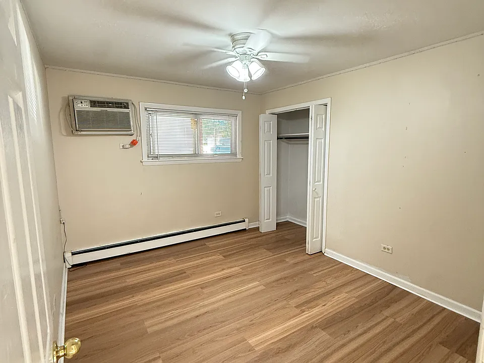 135 Dover Dr #1