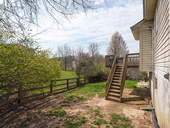 4th image of 84 Bradley Dr
