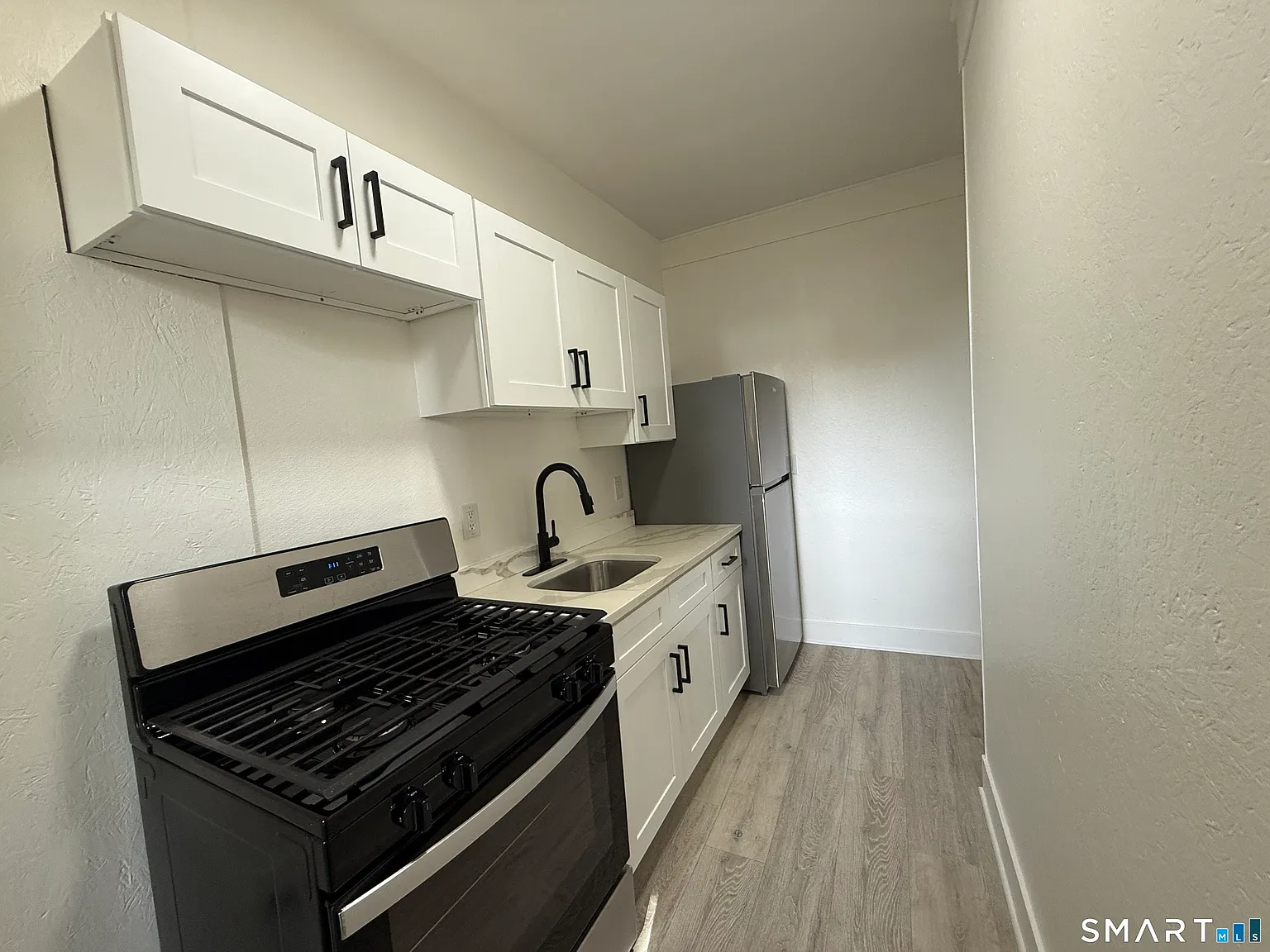 Studio, 1.0 bath, 350 sqft, $1,195 — Photo 3