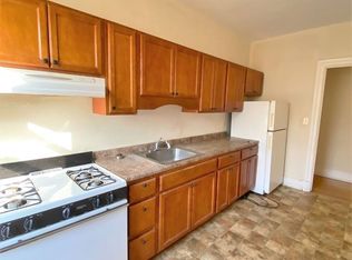 1 Murray Hill Ter APT B2, Bergenfield, NJ 07621