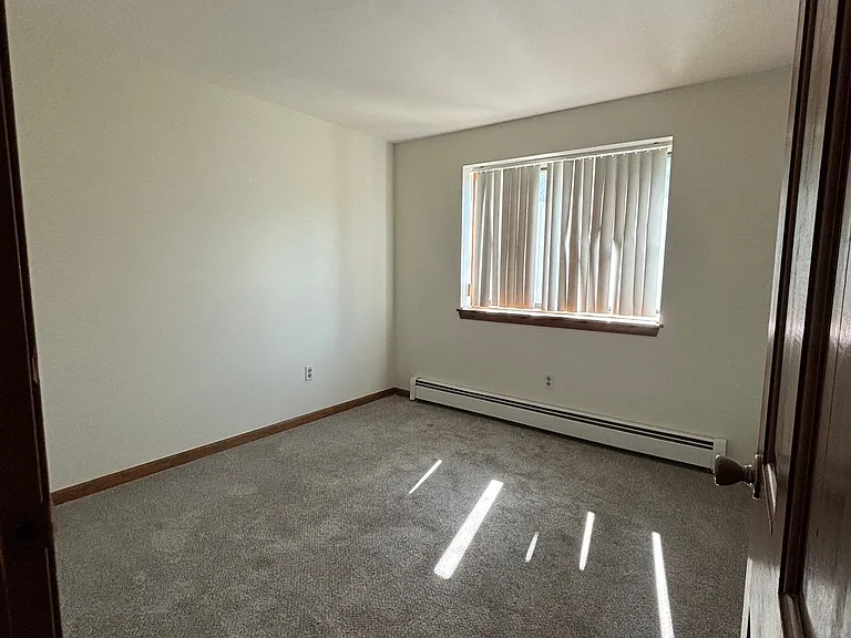 33 Lochview Dr — Photo 8
