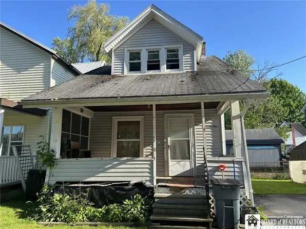 71 W Duquesne St, Celoron, NY 14720