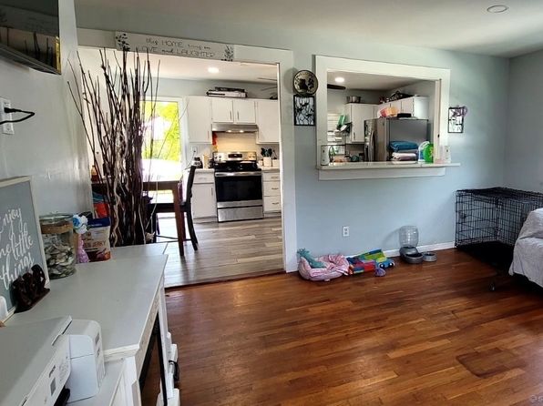 60 Bates St, Stratford, CT 06615