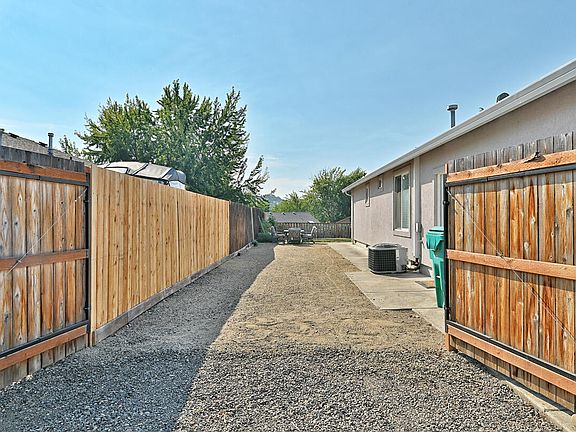 2nd image of 432 Westminster Dr