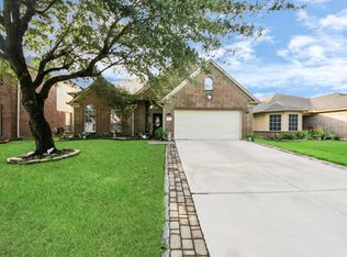 922 N Sky Dr, Houston, TX 77073