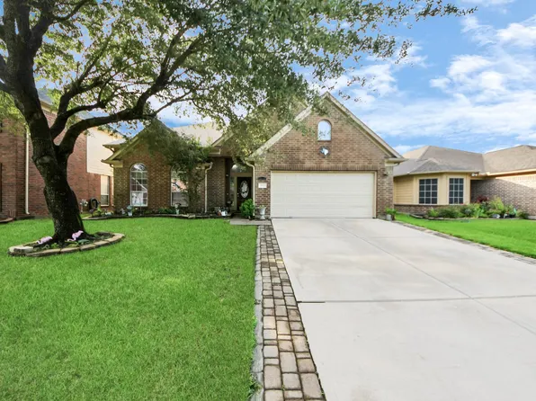 922 N Sky Dr, Houston, TX 77073
