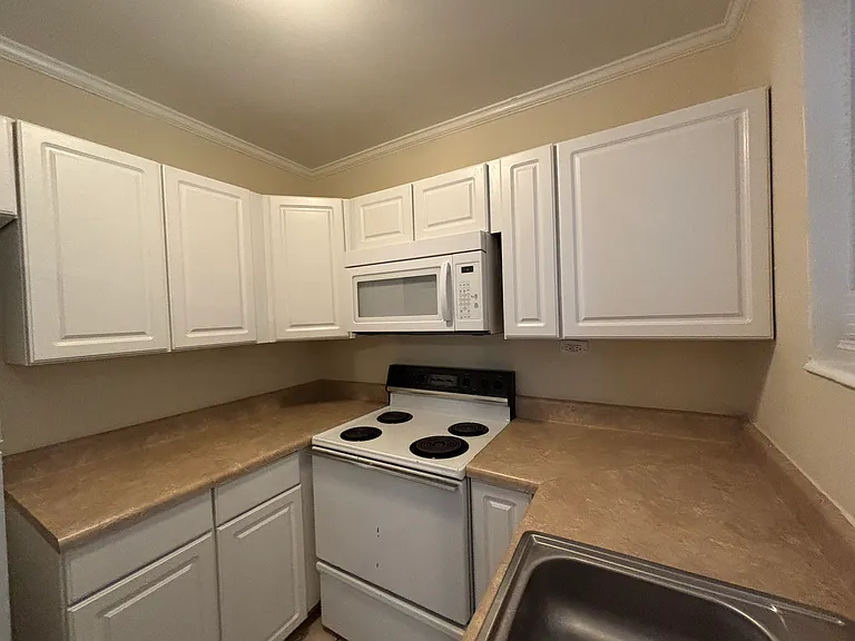 825 Venita Dr — Photo 8