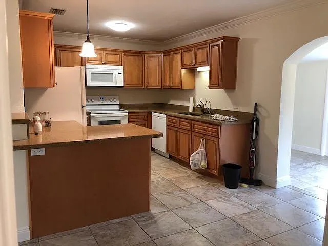 18966 SE Southgate Dr — Photo 3