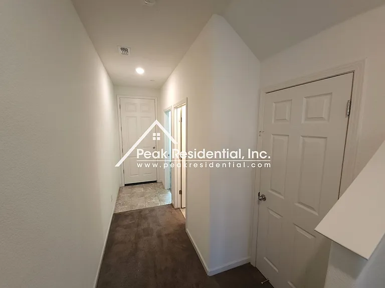 5343 Kankakee Dr — Photo 8