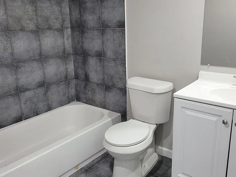 5841 Blackmore Ave — Photo 9
