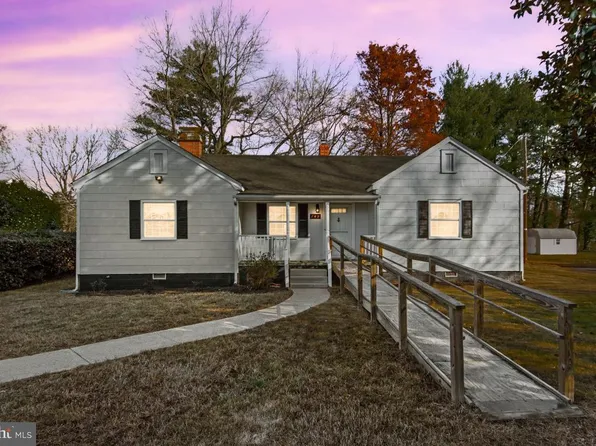 149 Rectory Rd, Montross, VA 22520