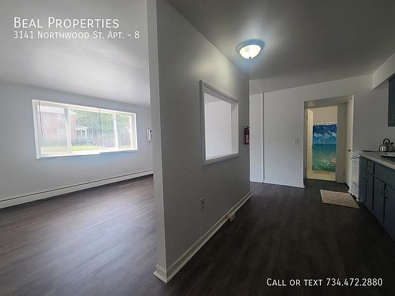 3rd image of 3141 Northwood Ave APT 8