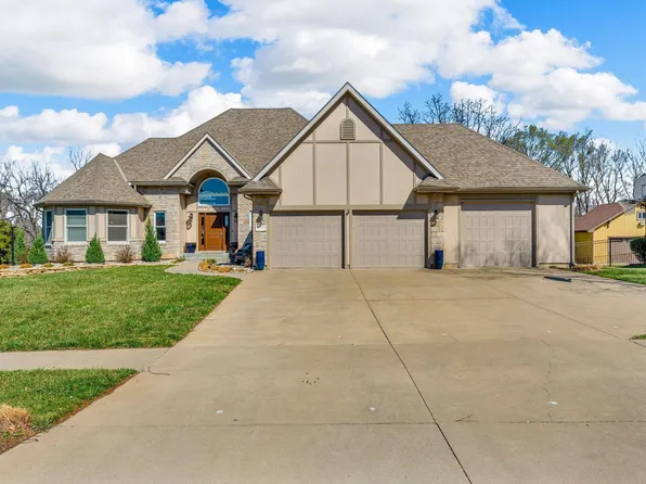 2400 SE Saturn Dr, Topeka, KS 66605