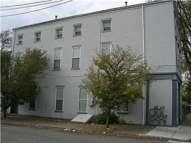 Building Photo - 1700 Magazine St