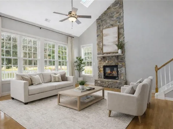 4032 Colonial Cres, Williamsburg, VA 23188