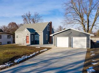 530 Martin Rd, Waterloo, IA 50701