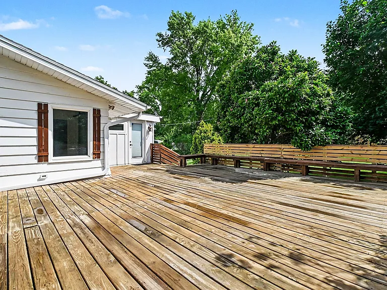 645 Beverly Dr — Photo 15