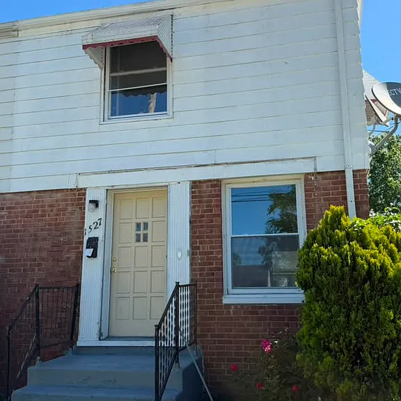 1527 Babbitt Rd — Photo 1