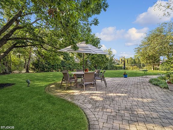 2nd image of 4139 Yorkshire Ln