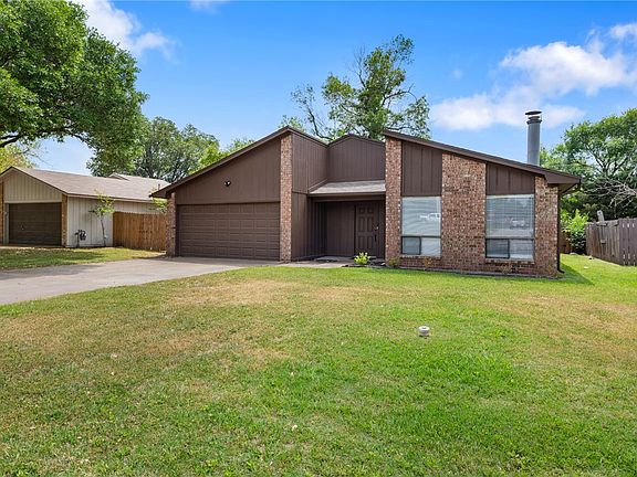 3rd image of 4136 Willow Oak St