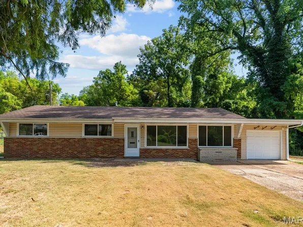 9712 Cambria Dr, Saint Louis, MO 63136