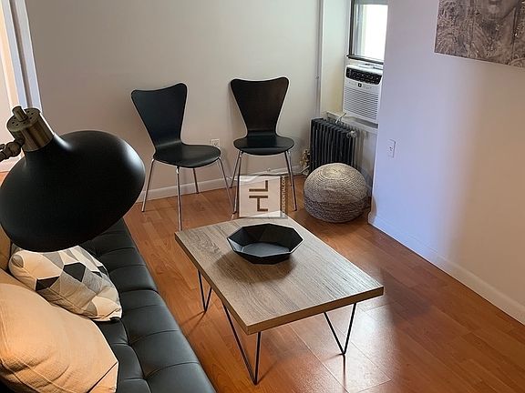 3rd image of 122 Mott St #30