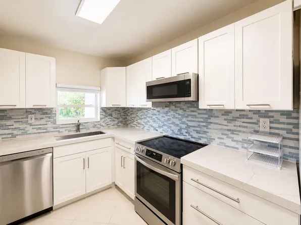 9411 N Hollybrook Lake Drive #309, Pembroke Pines, FL 33025