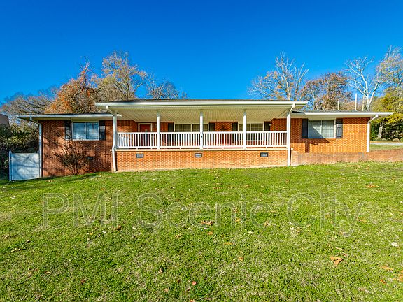 2nd image of 903 S Seminole Dr