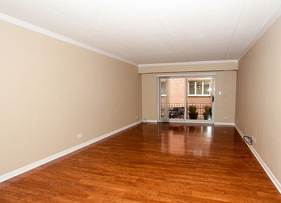 3rd image of 828 S Graceland Ave #206