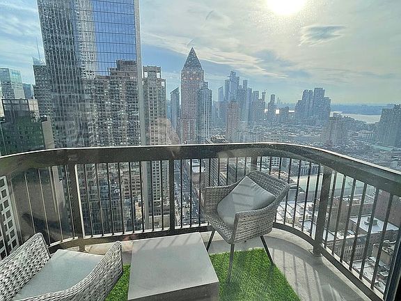 4th image of 235 W 56th St APT 40H