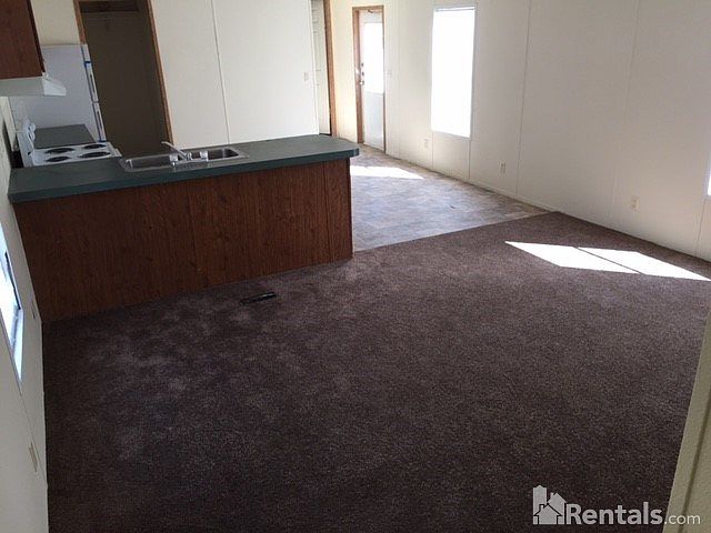 2nd image of 825 Saint Moritz Dr #123