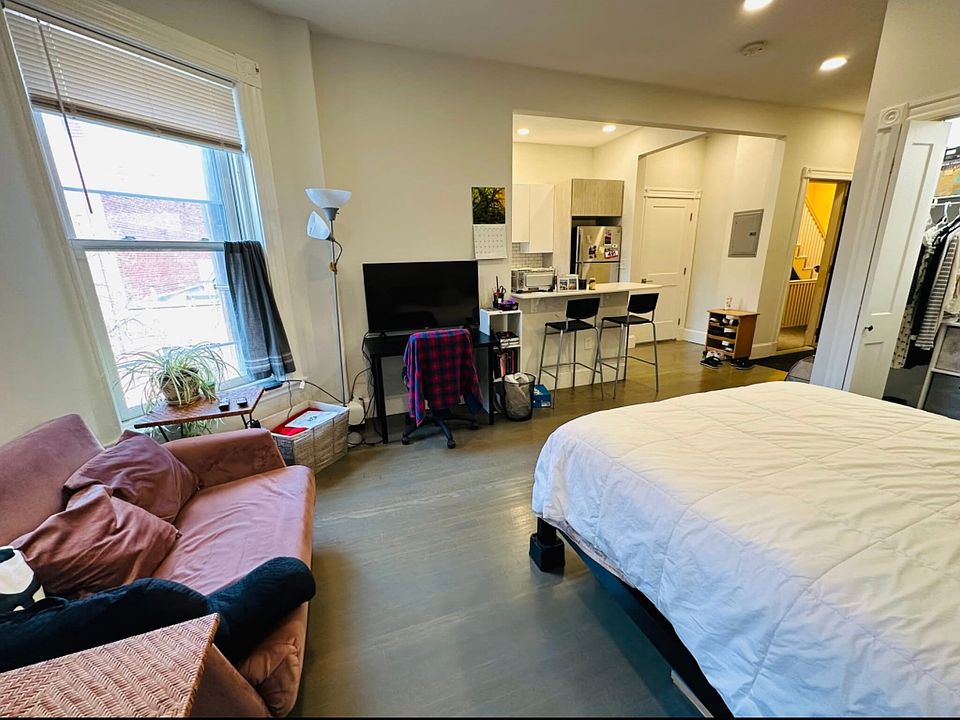 2nd image of 347 Commonwealth Ave #3