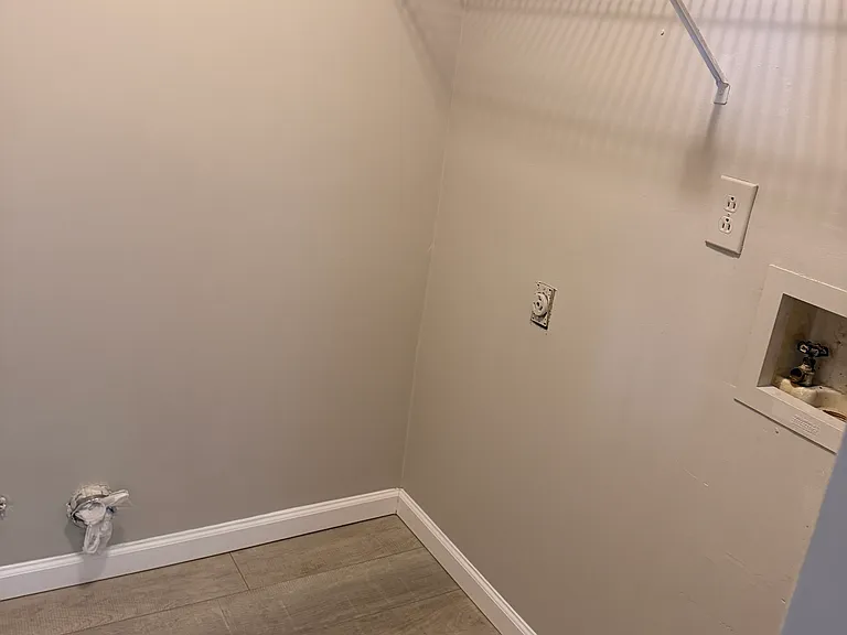 504 Wharf Ct — Photo 13