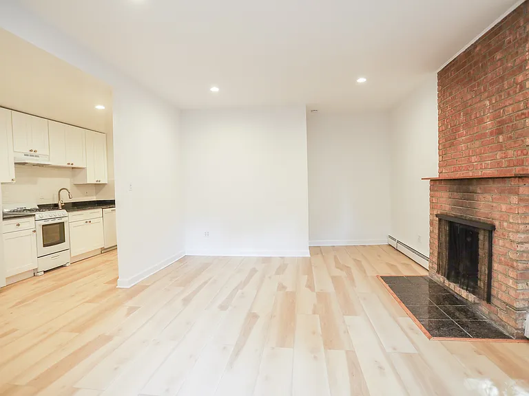 1808 N Clark St #G — Photo 2