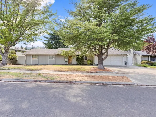 1000 La Loma Dr, Medford, OR 97504