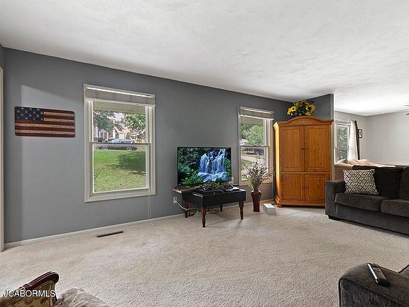 5th image of 3035 Oak Valley Dr