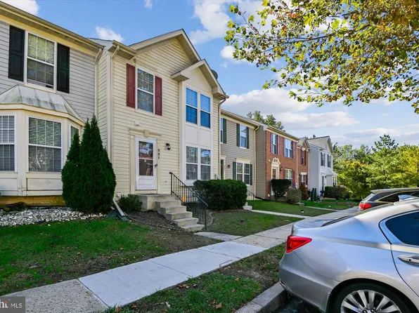 221 Foxmanor Ln, Glen Burnie, MD 21061