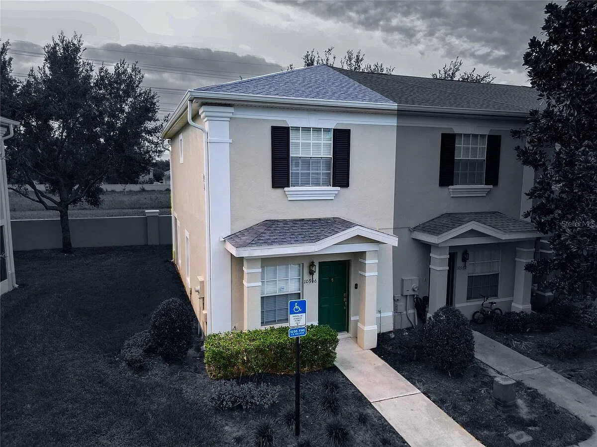 2 bed, 2.5 bath, 1071 sqft, $2,000 — Photo 2