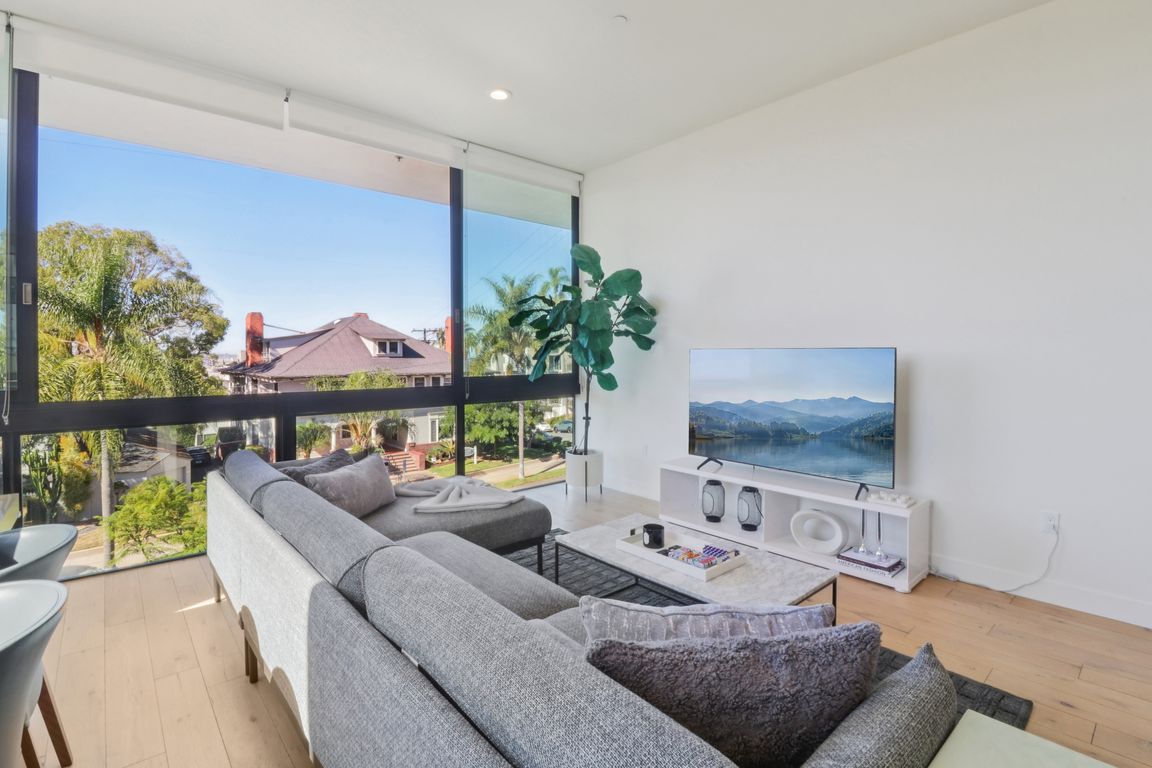 next background image