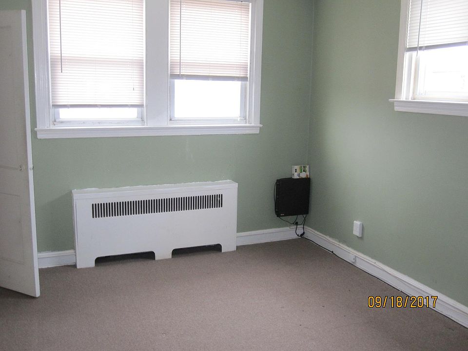 2nd image of 1300 Greeby St