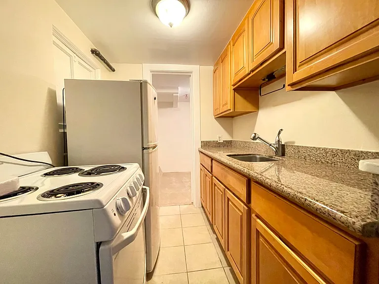 2632 Larkin St #203R — Photo 4