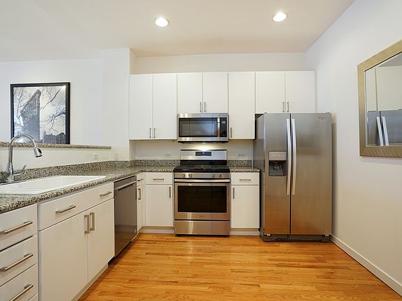 4th image of 943 W Huron St Unit C