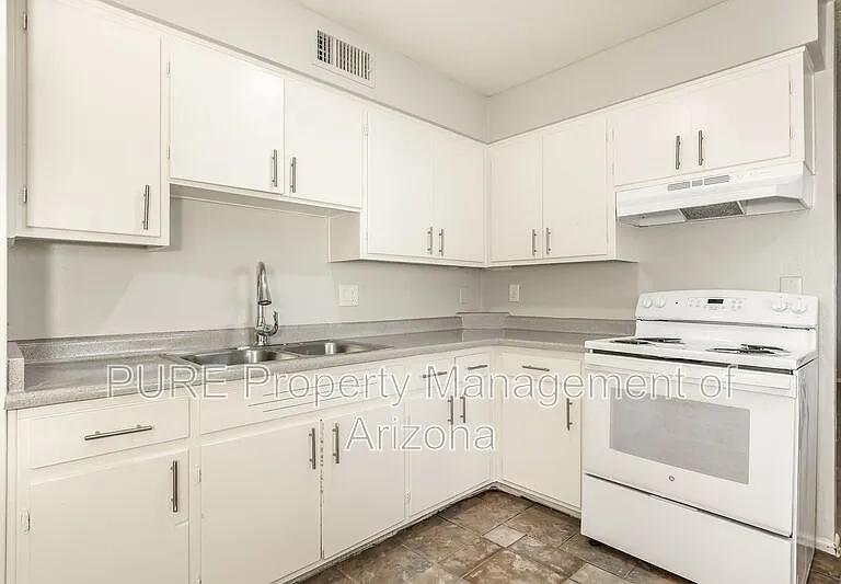 6801 N 17th Ave #10 — Photo 17