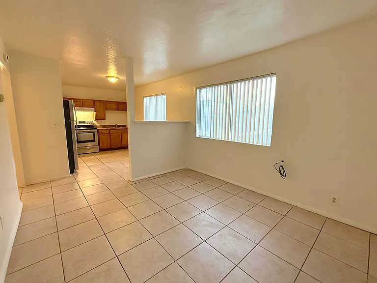 1018 N 22nd Pl — Photo 12