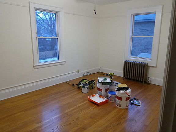 5th image of 37 Joan Pl