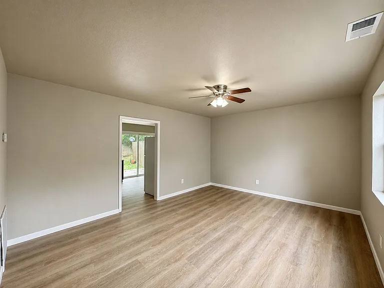 2315 Byers St — Photo 4